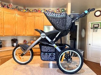 Jeep Overland Limited 3 Wheel Stroller $40
