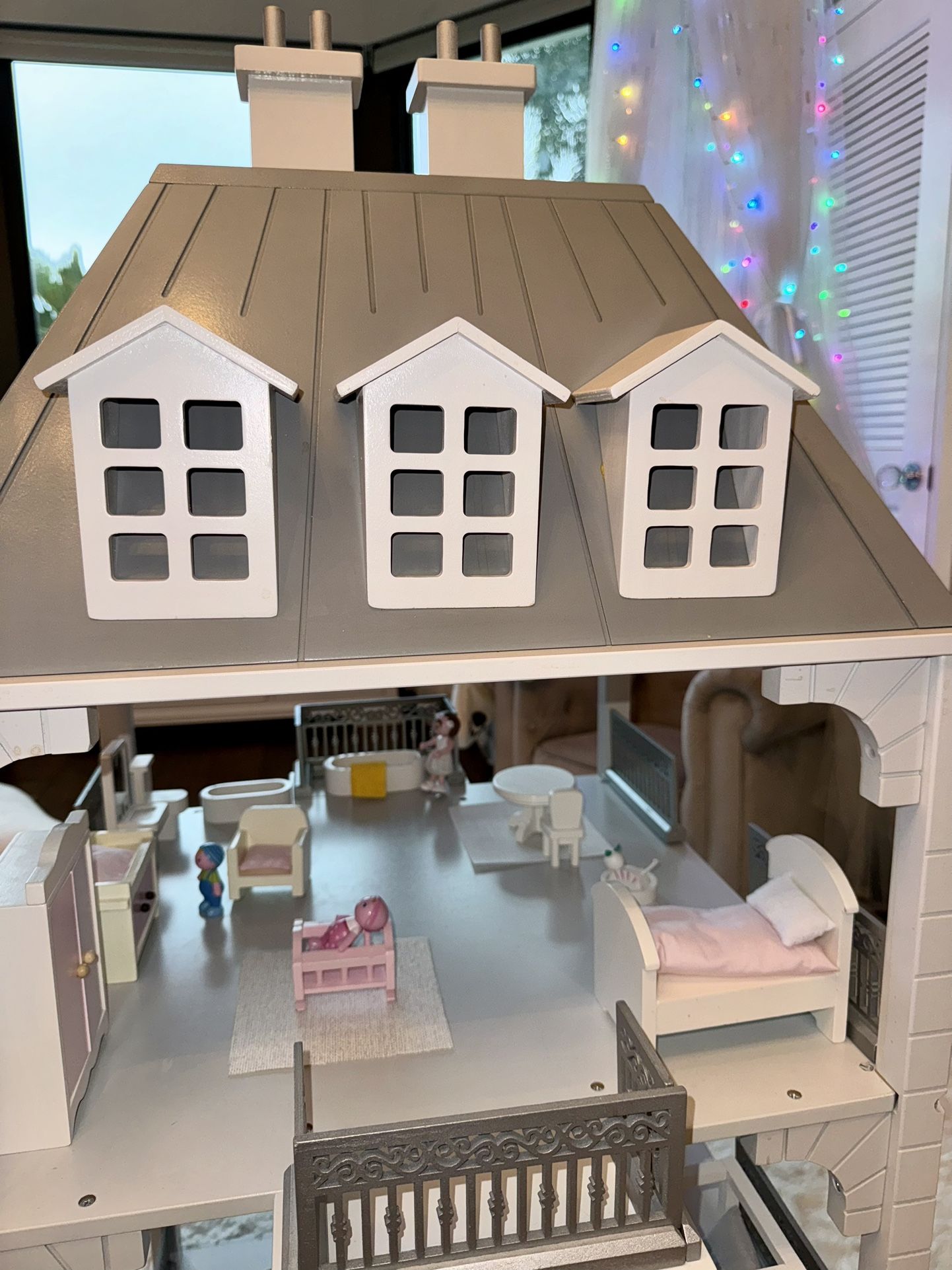 Pottery Barn Kids Monique Lhuillier Parisian Dollhouse for Sale in Fort Lauderdale FL OfferUp