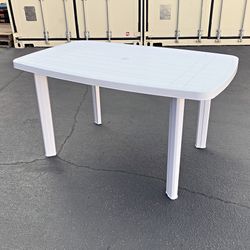 (New) $19 Outdoor Plastic Table with Hole for Umbrella, 54x33x28 inches