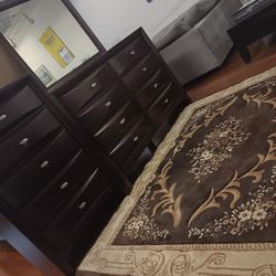 *Bedroom Special!!!*---Attractive Emily Merlot Queen/King Bedroom Sets---From $499!!!---Delivery/Financing Available🤭