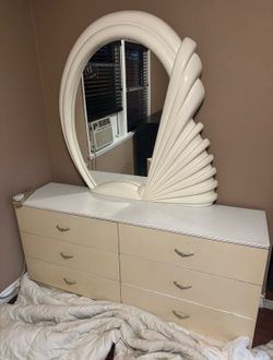 Dresser Set