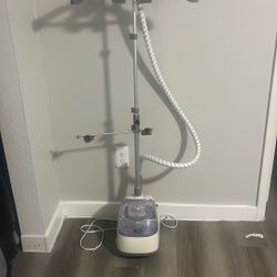 Clothes steamer
