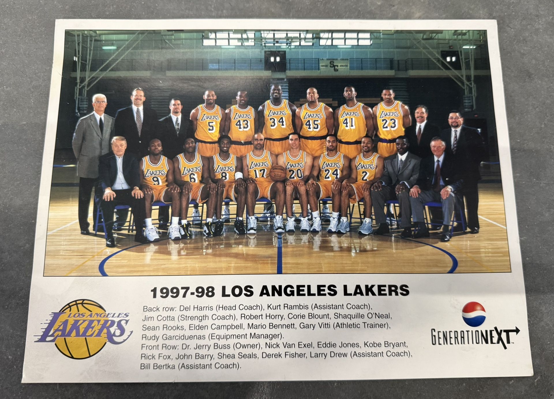 1997-98 LOS ANGELES LAKERS BASKETBALL TEAM 8X10 PHOTO