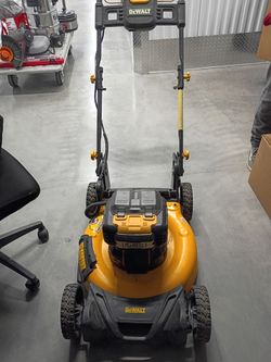 DeWalt 2x20V Cordless Push Lawn Mower