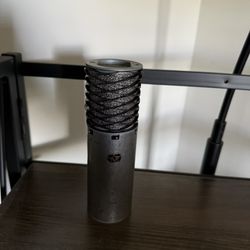 Aston Spirit Studio Microphone – Pro-Quality Condenser Mic – Excellent Condition