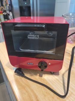 Red Dash Mini Toaster Oven