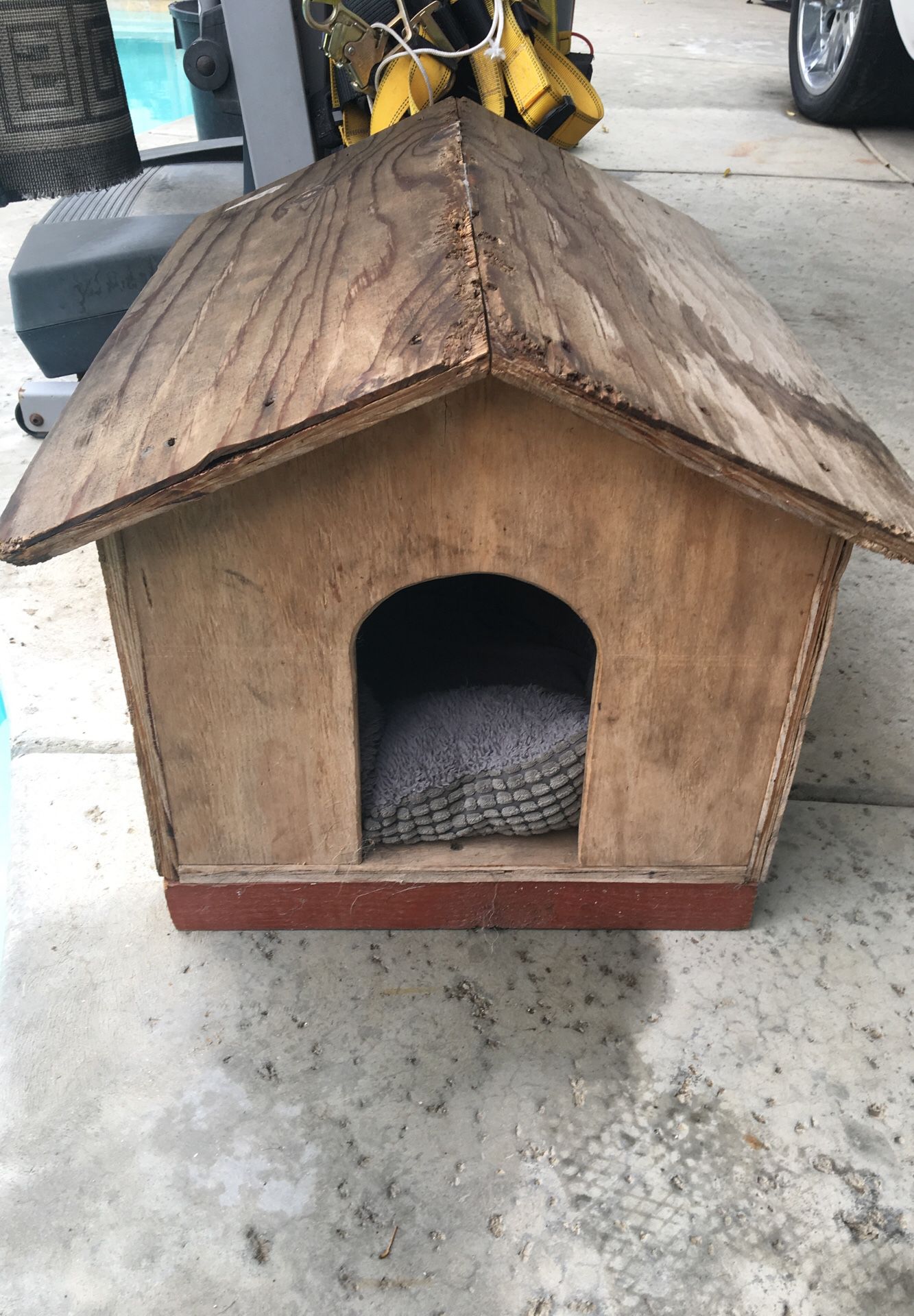 Small dog house $25