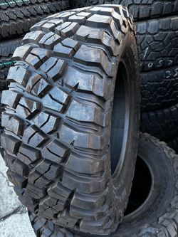 Mud Terrain Off-Road Truck Tire km3. 285/65/18