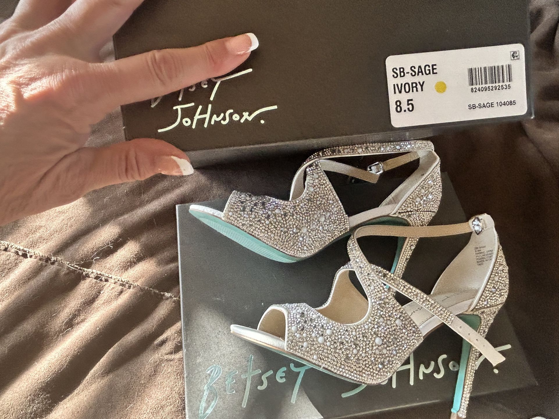 Betsey Johnson Sage Ivory Rhinestone Strappy Dress Evening Heels Sandals, 8.5
