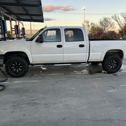 2005 Chevrolet Silverado 2500 HD Crew Cab