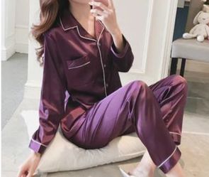 Plus Size Ice Silk Pajamas women long-sleeved two-piece suit. Asian size 5XL, US size 2XL