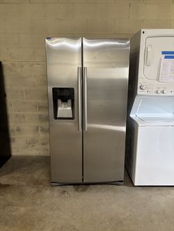 GE Refrigerator $599
