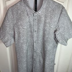 Men’s Lululemon Casual Button Down Shirt!