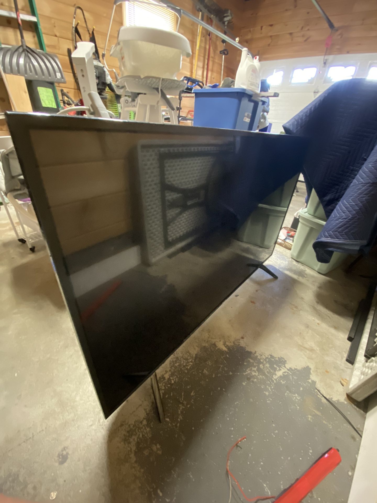 60” Hisense Led