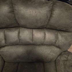 Electric Recliner Lift Chair, AVAILABLE IF POSTED!