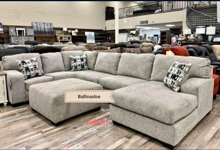 U SHAPED SECTIONAL COUCH