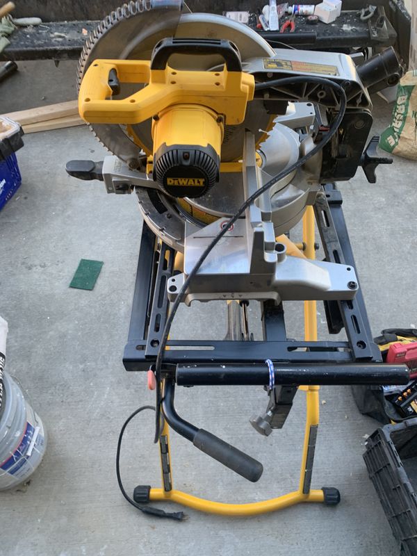 Dewalt 12 inch miter saw for Sale in Tacoma, WA - OfferUp