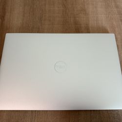 Dell XPS 17 9720 – i9-12900HK / 32GB DDR5 / 1TB NVMe / RTX 3060 / 4K Touch