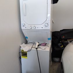 Selling Stacked Washer Dryer