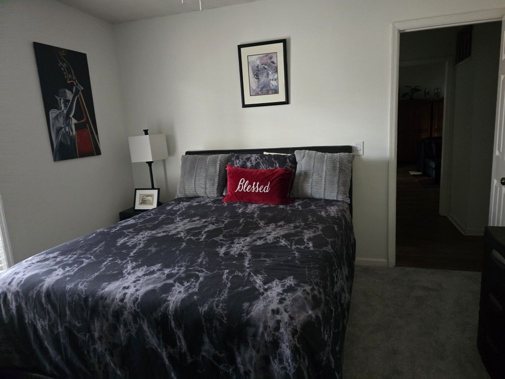 Queen Bedroom Set