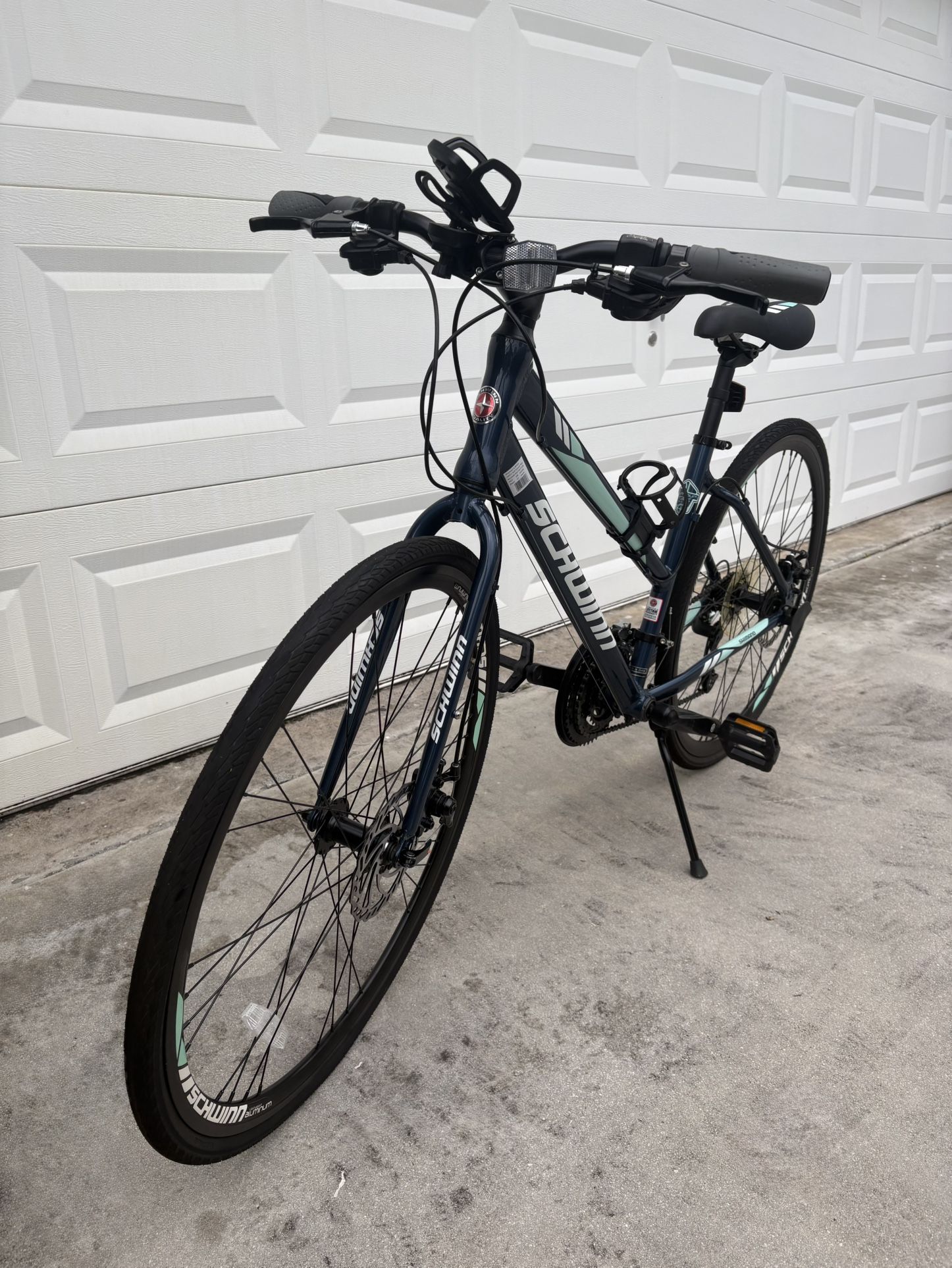 Schwinn Circuit Hybrid Bicycle
