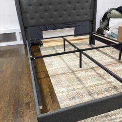 Way Fair Queen Platform Bed With Rails And Protected Mattress