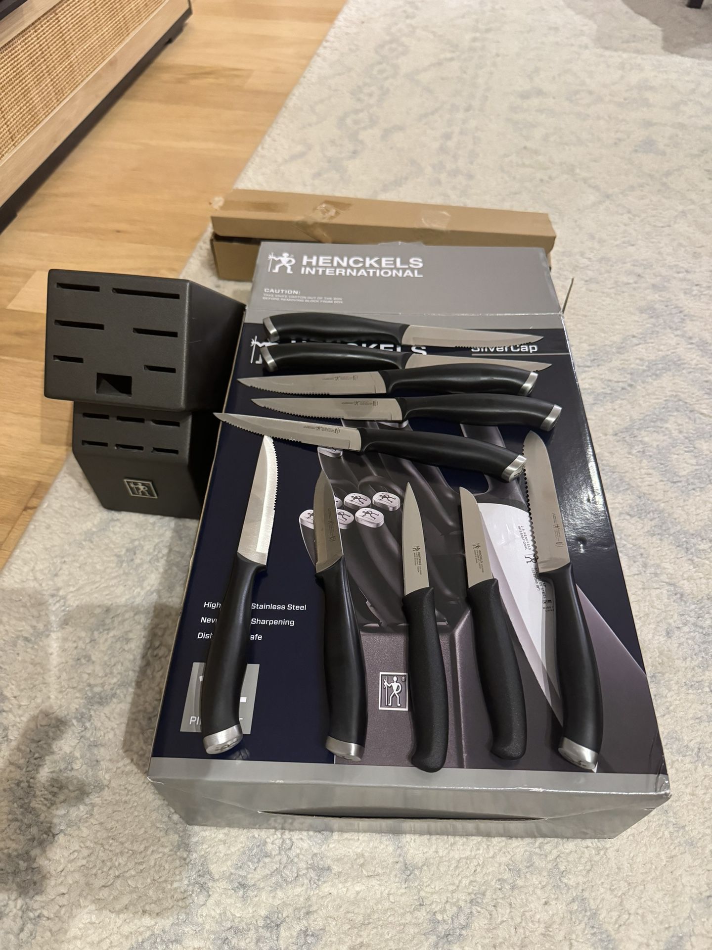 Henckels Knives Set With Knife Block (10 Knives)