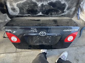 03-08 Corolla Trunk
