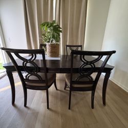 Dining room table