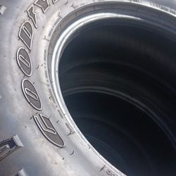 Goodyear Duratrac LT285/70R17 