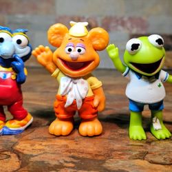3 -Lot Of Disney Muppets Junior  Babies • Features  : Fozzy Jr. Bear Muppet , Kermit Baby Muppet , & Gonzo Jr. Baby • 
Produced By : Just Play . Very 