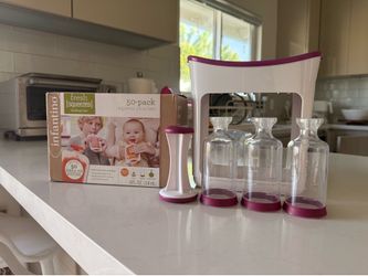 Infantino Squeeze Station and Pouches