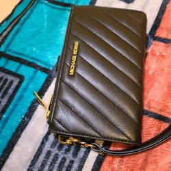 Michael Kors Wristlet 