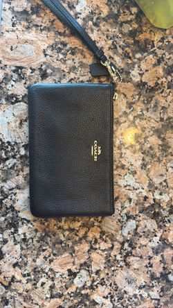 Coach Black Leather Wristlet / Zip Pouch – Excellent Condition