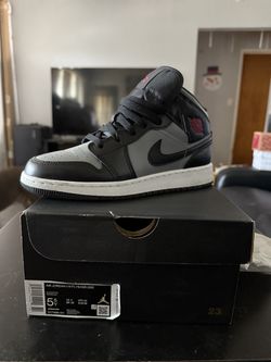 AIR JORDAN 1 HI FYEASE (GS) SIZE 5/5Y