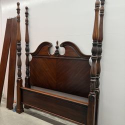 Kathy Ireland Mahogany Wood Queen Bedroom set