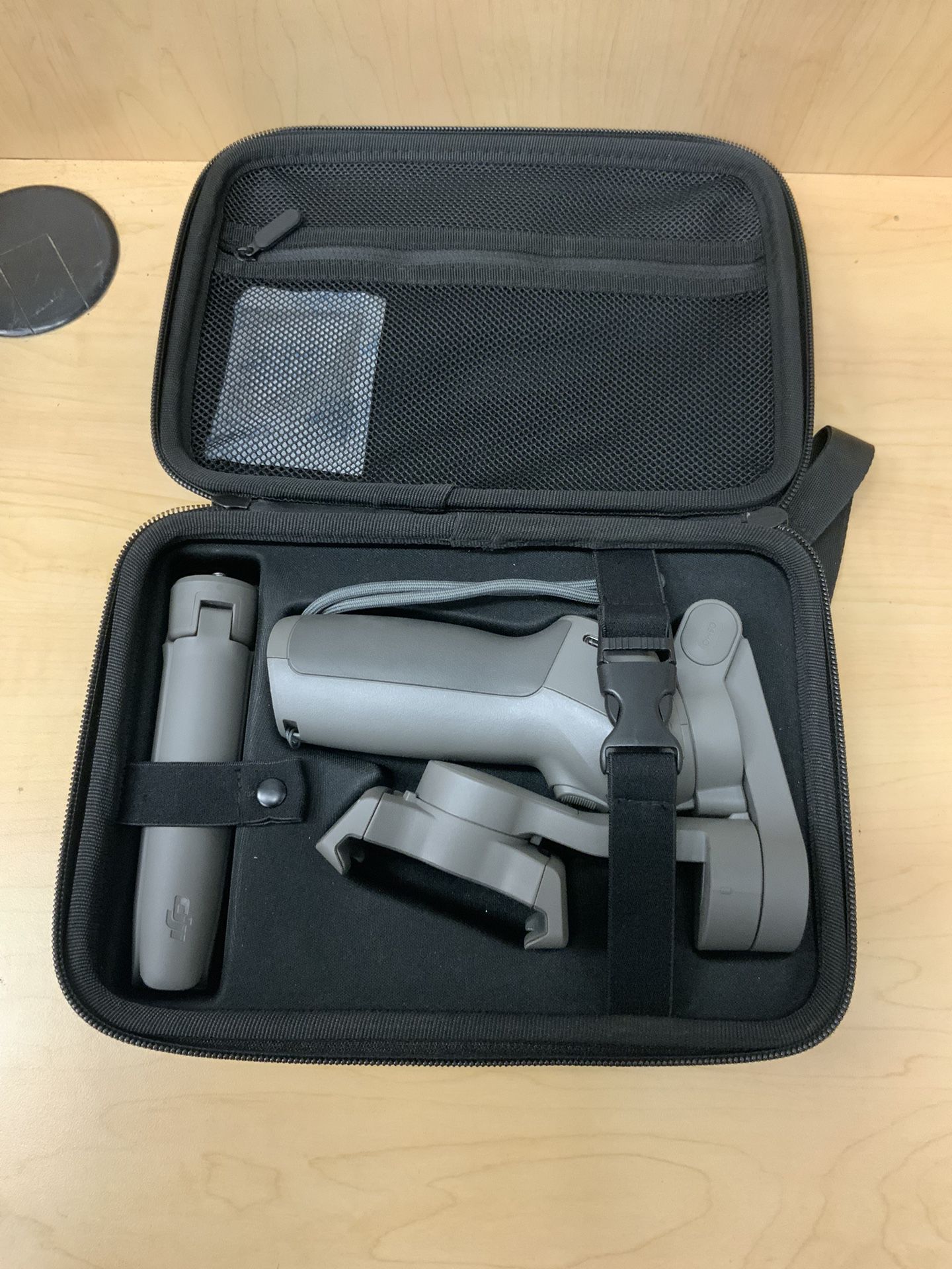 DJI Osmo 3 Mobile Gimbal Stabilizer , 3-Axis , Portable , Foldable ,  Android , iPhone ( Case Included )