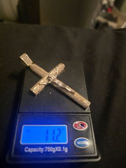 14k cross pendent 11.2 grams