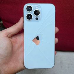 Apple iPhone 16 pro max 256gb cracked back fully functional strictly cosmetic white color great battery life unlock no sim restrictions