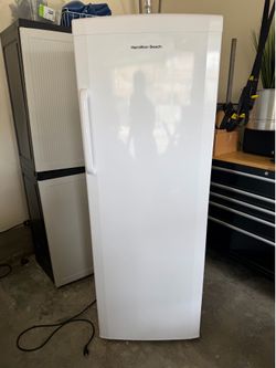 Hamilton Beach Upright Freezer with 7 Drawers