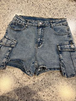 When’s medium shorts