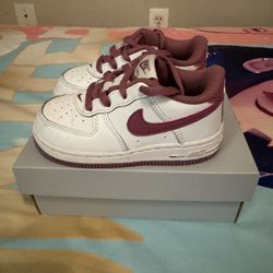 Kids Nike Force 1, Size 8c