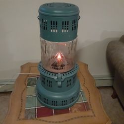 FLICKER LAMP  VERY UNIQUE  VERY NICE CONDITION.  75..00