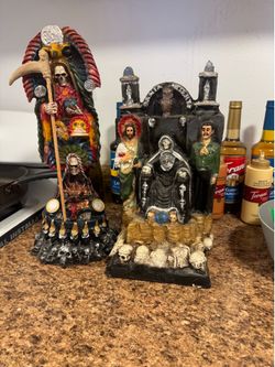 Santa muerte statues
