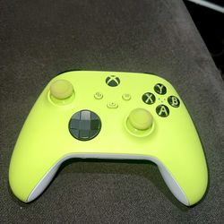 Green Yellow Xbox One Or Series X S Controller 