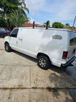2000 Ford E-150