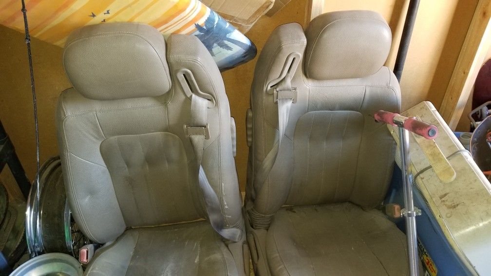 Bucket Seats Integrated Seat Belts.. Hot Rod .. Classic