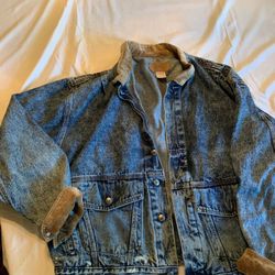 Second LEVI’S denim jacket. XL made in the USA. VTG. Soft!!!
