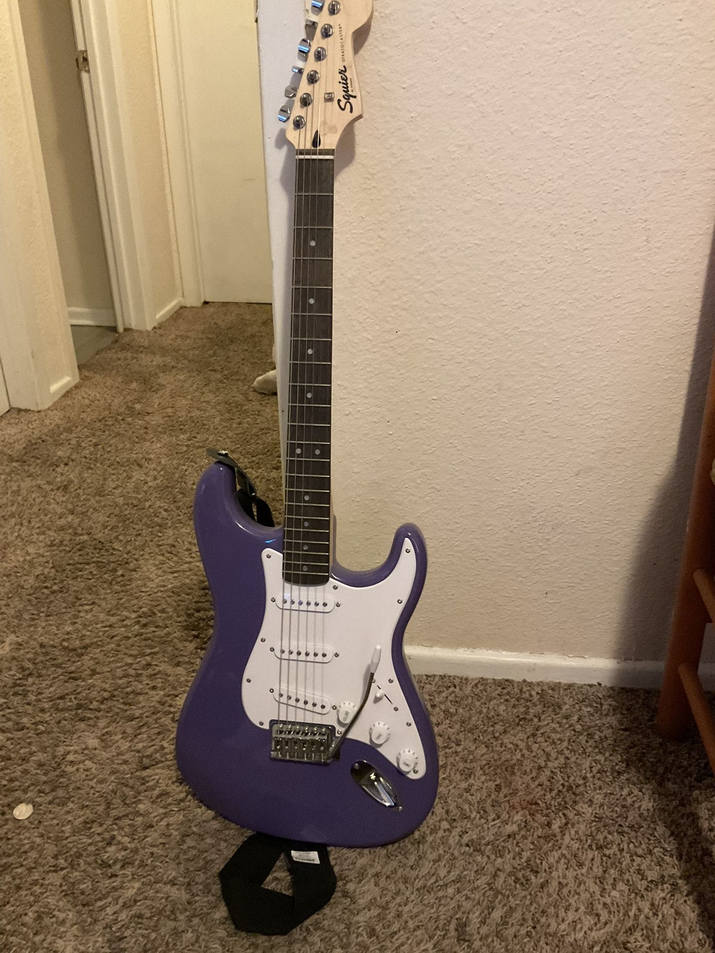 Fender Squier NEED GONE