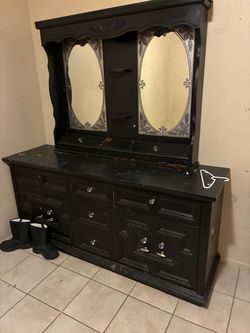 Dresser with mirrors
